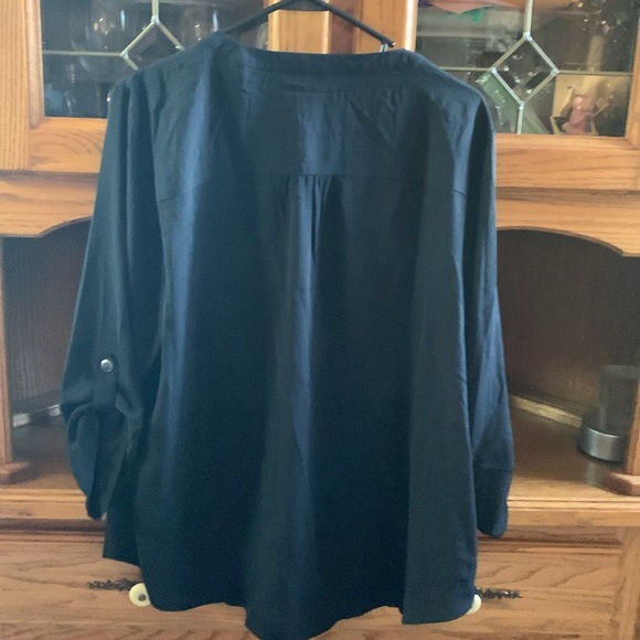 brand new with tags Maurices extra large black V-neck top . - Picture 3 of 3